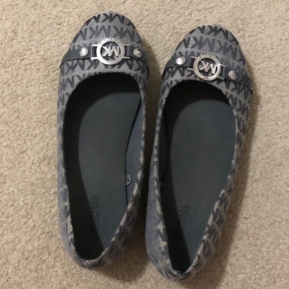 Girls Michael Kors Flats - Picture 1 of 3
